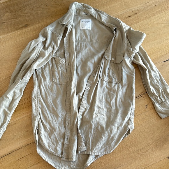 Abercrombie & Fitch Tops - Abercrombie & Fitch Boyfriend Blouse